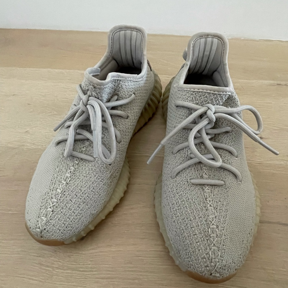 YEEZY BOOST 350 V2 / COLOR: SESAME / SIZE: 7